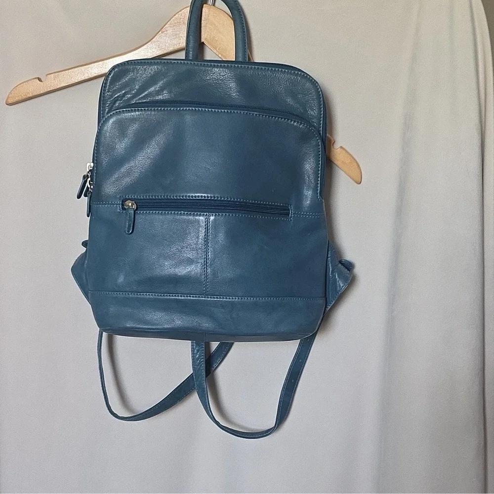 ili New York Blue Gen Leather Backpack Zip- Lined Pockets Silver Hardware